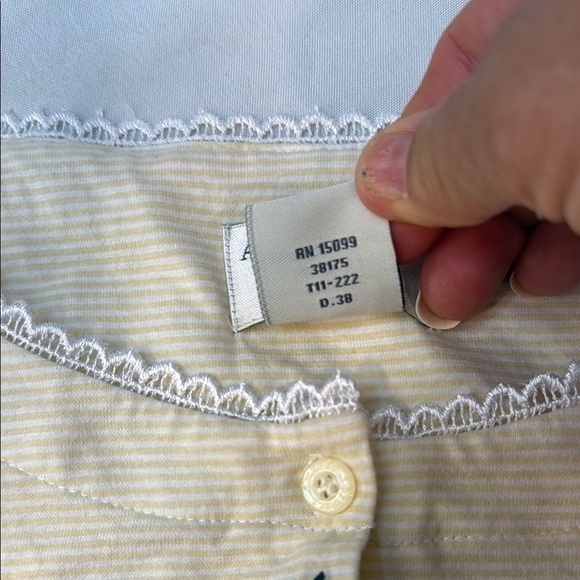 Amanda Stewart 2piece Pajama Set with Floral Accents, Size Medium, Preowned - Picture 6 of 13